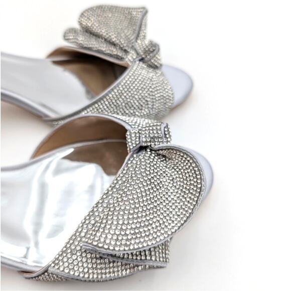 Badgley Mischka Remi Crystal Embellished Ruffle Bow Sandals Womens Size US9 EU40 - Picture 10 of 11
